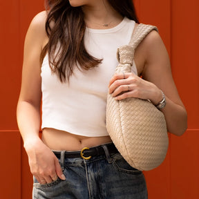 Bolsa Hobo de Ombro Elena - Modelo Couro Trançado